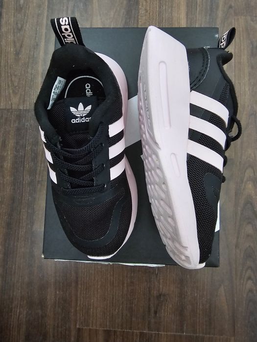 Adidași fete- mărimea 23