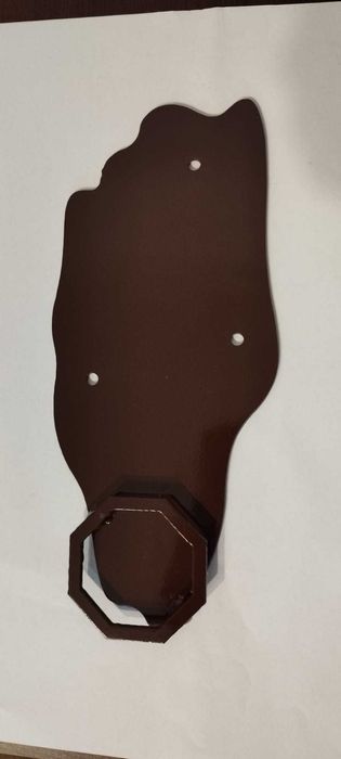 distribui diverse forme metalice