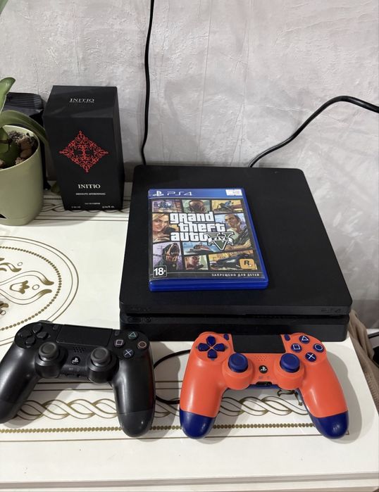 Продам Playstation 4