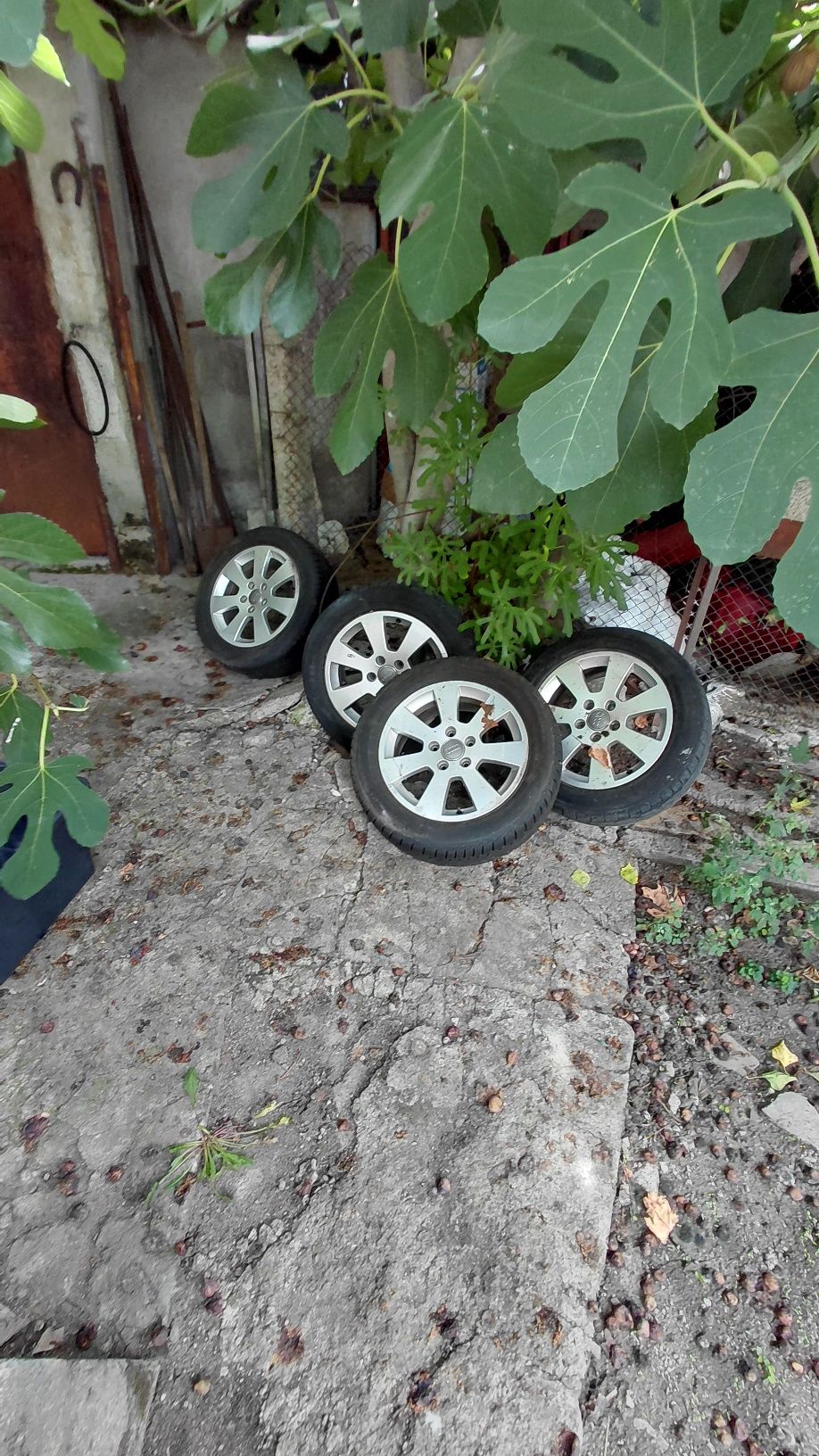 Продавам 4бр джанти с гуми за ауди и vw 5X112