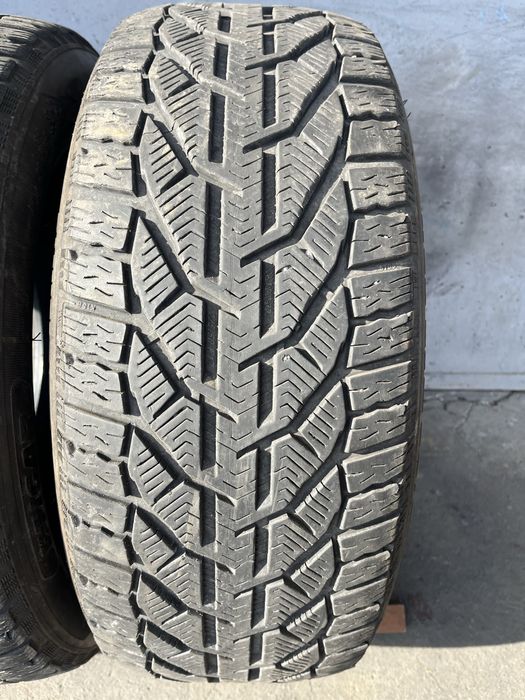 4 бр. зимни гуми 225/50/17 Tigar DOT 3319 2x6 mm 2x4,5-5 mm