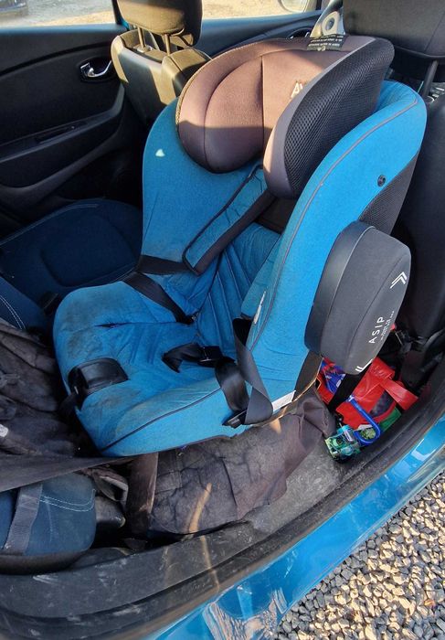 Vând scaun copil Axkid minikid + cadou oglinda