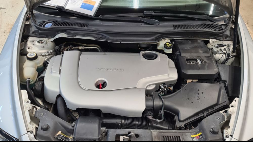 Volvo c30 d5 ДВИГАТЕЛ