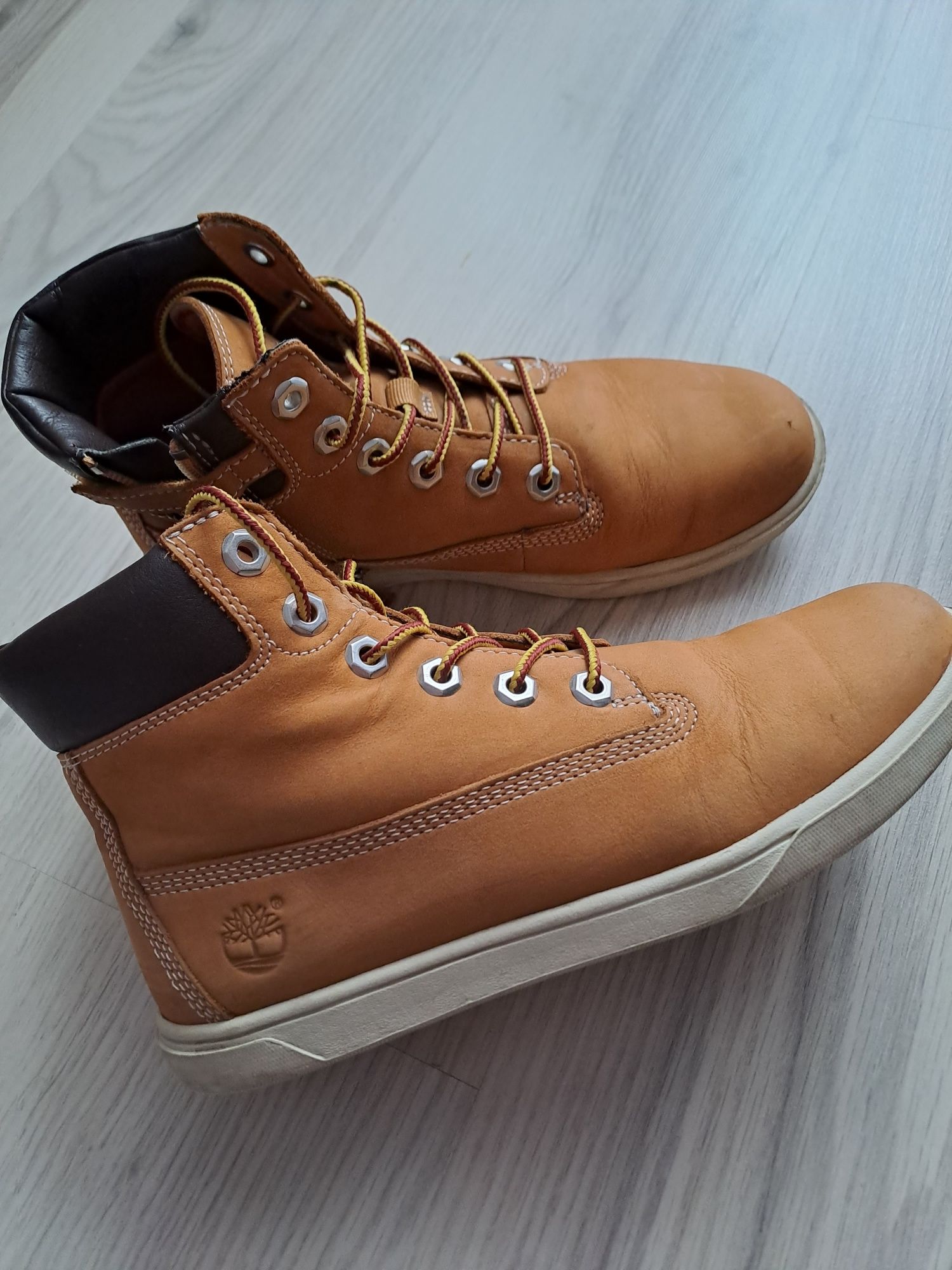 Vând ghete Timberland originale,37