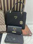 Guess различни модела в различни цветове