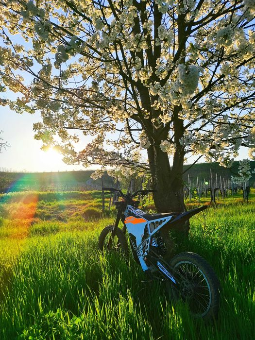 Bicicleta electrica Qulbix 25.000w viteza 140kph - nu SurRon / Talaria