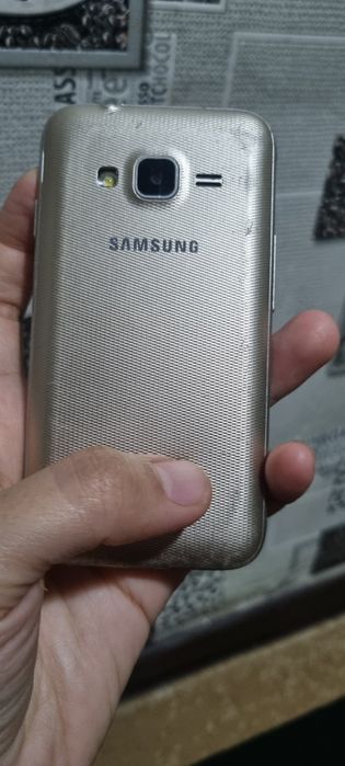 Samsung J1 sotiladi