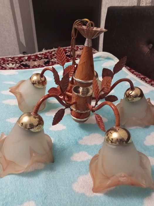 Продам 5 рожковую люстру