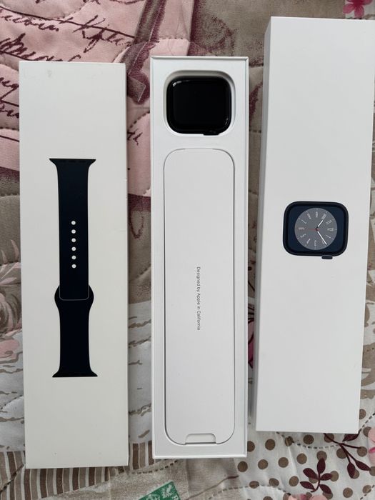 Apple Watch Series 8 midnight aluminum case