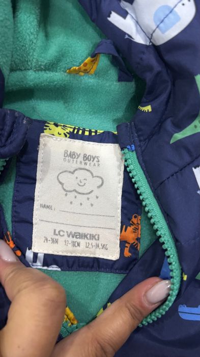 Детская жилетка на мальчика в хорошем состоянии размер 2 года