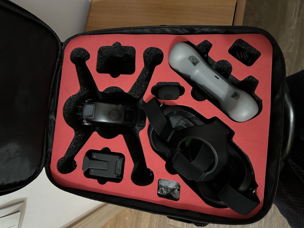 Drona DJI FPV full combo - accesorii + rucsac