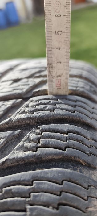 Зимни гуми 265/70 R16 NOKIAN за джип