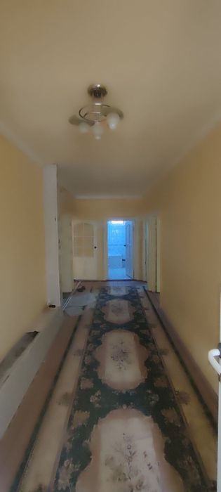 Карши 4-мкр 3 хонали 1-этаж урта катор гиштли полли уй 80 кв катта бал