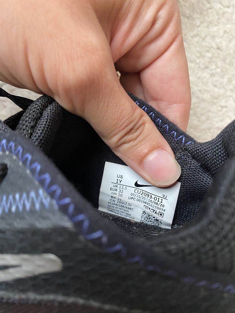 Adidasi Nike pentru fetite marimea 32