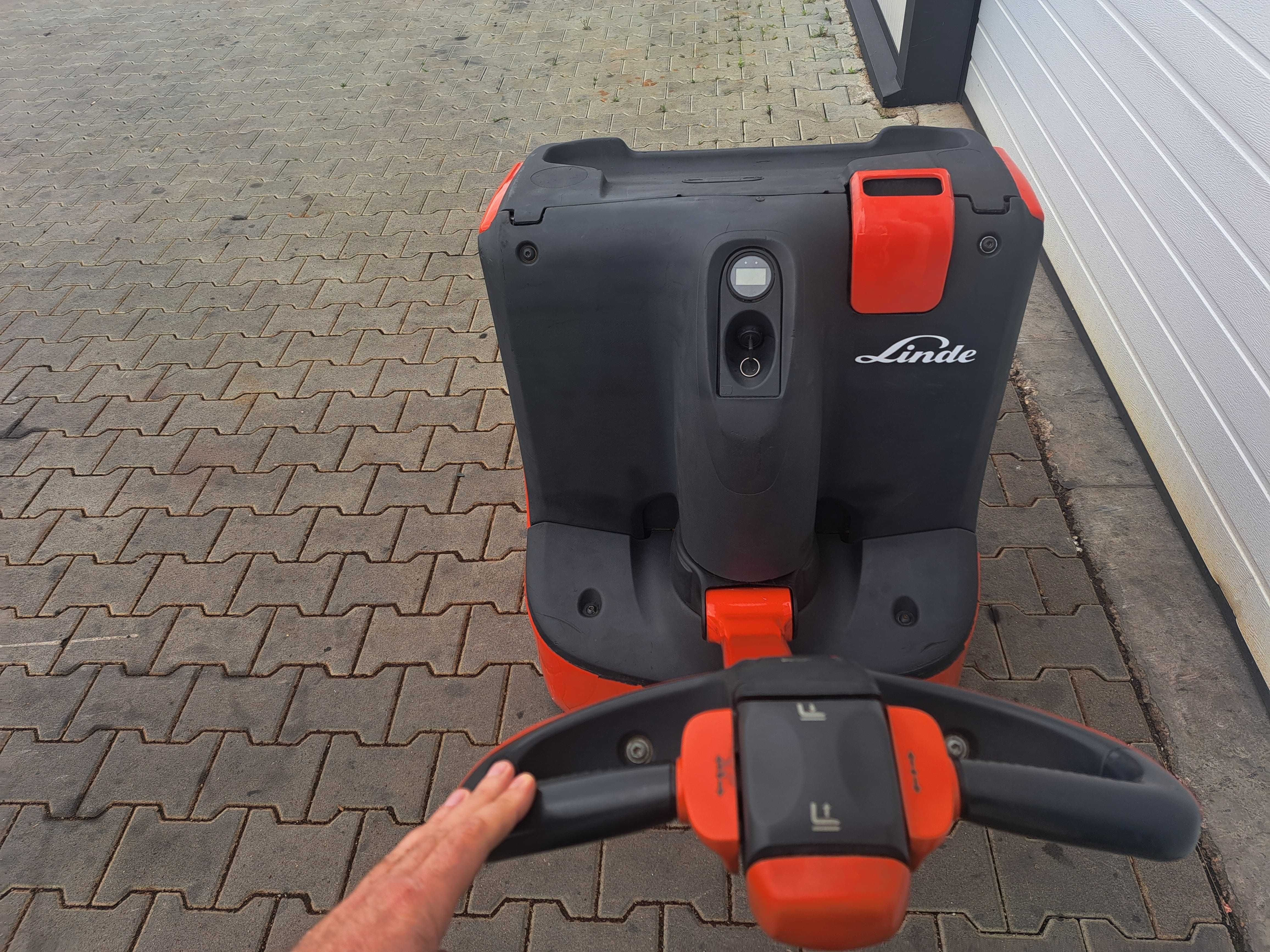 Електрическа палетна количка Linde T18 - от АБ Сервиз
