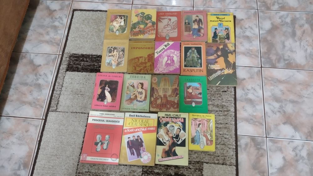 Carti vechi de vanzare