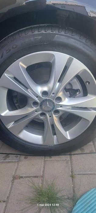 Vând set jante aliaj originale Mercedes 17” + anvelope Run Flat iarnă