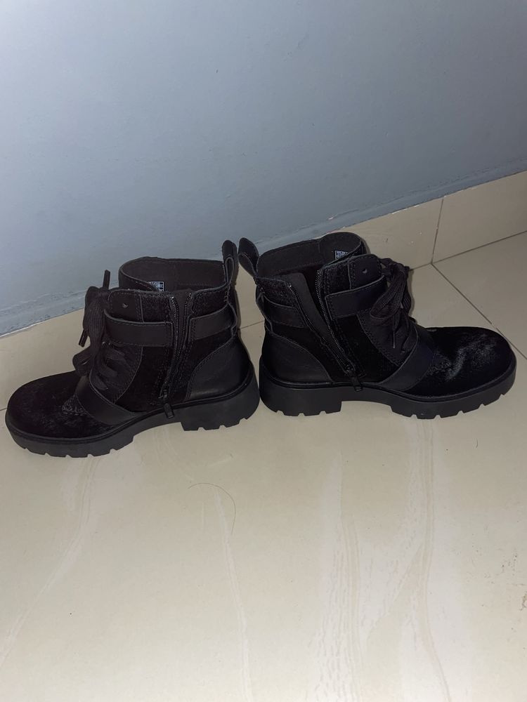 ugg botine w zorrah calf hair negru ghete