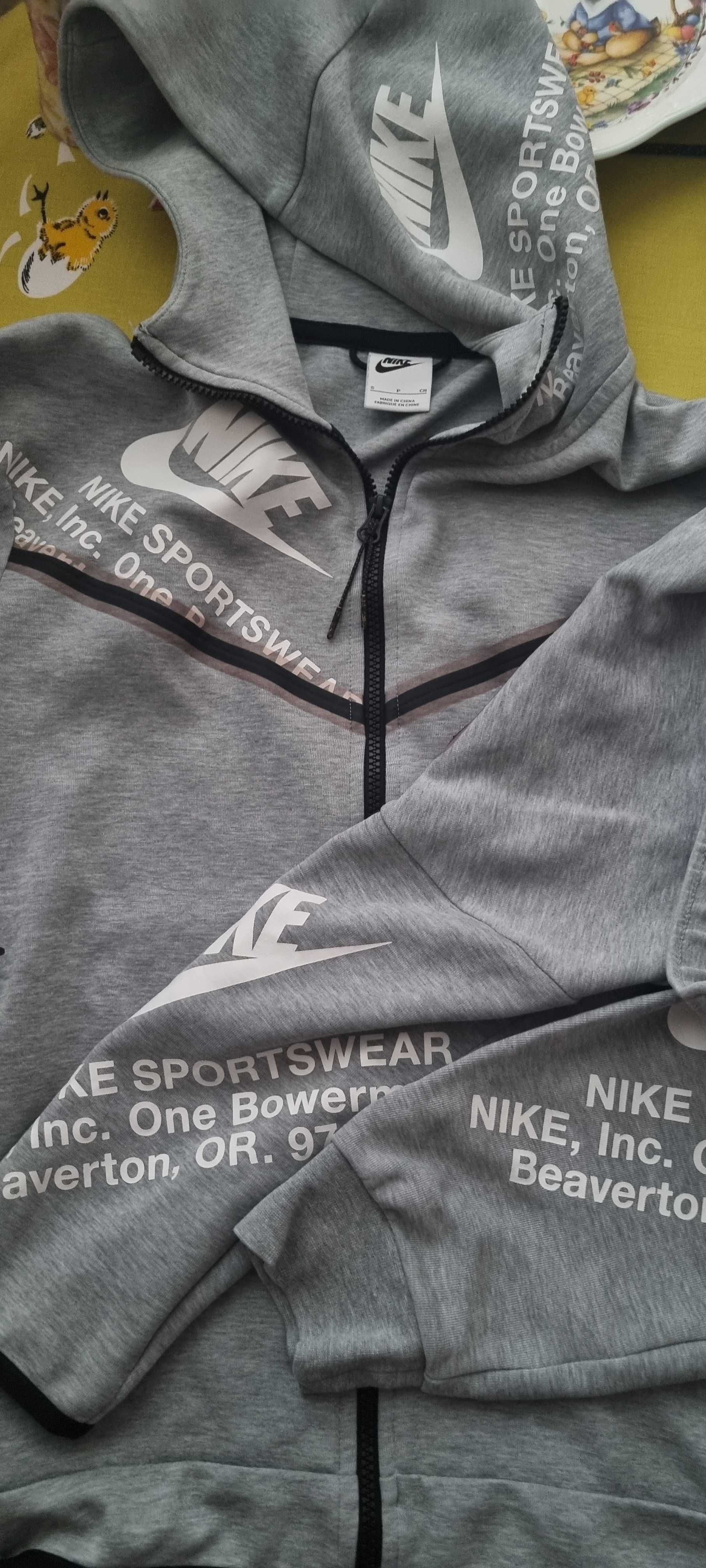 Мъжко долнище на Nike tech fleece