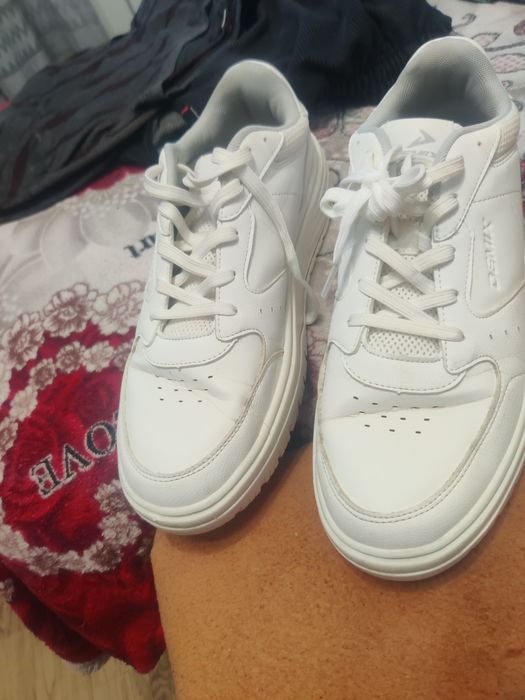 Продаю кроссовки.