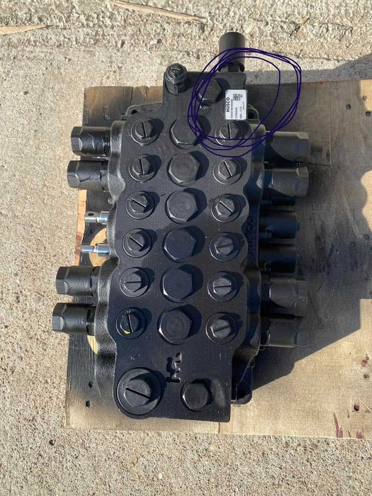 De vanzare distribuitor de spate JCB 3cx 4cx