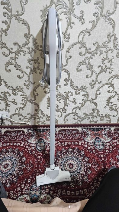 Пылесос вертикальный deerma