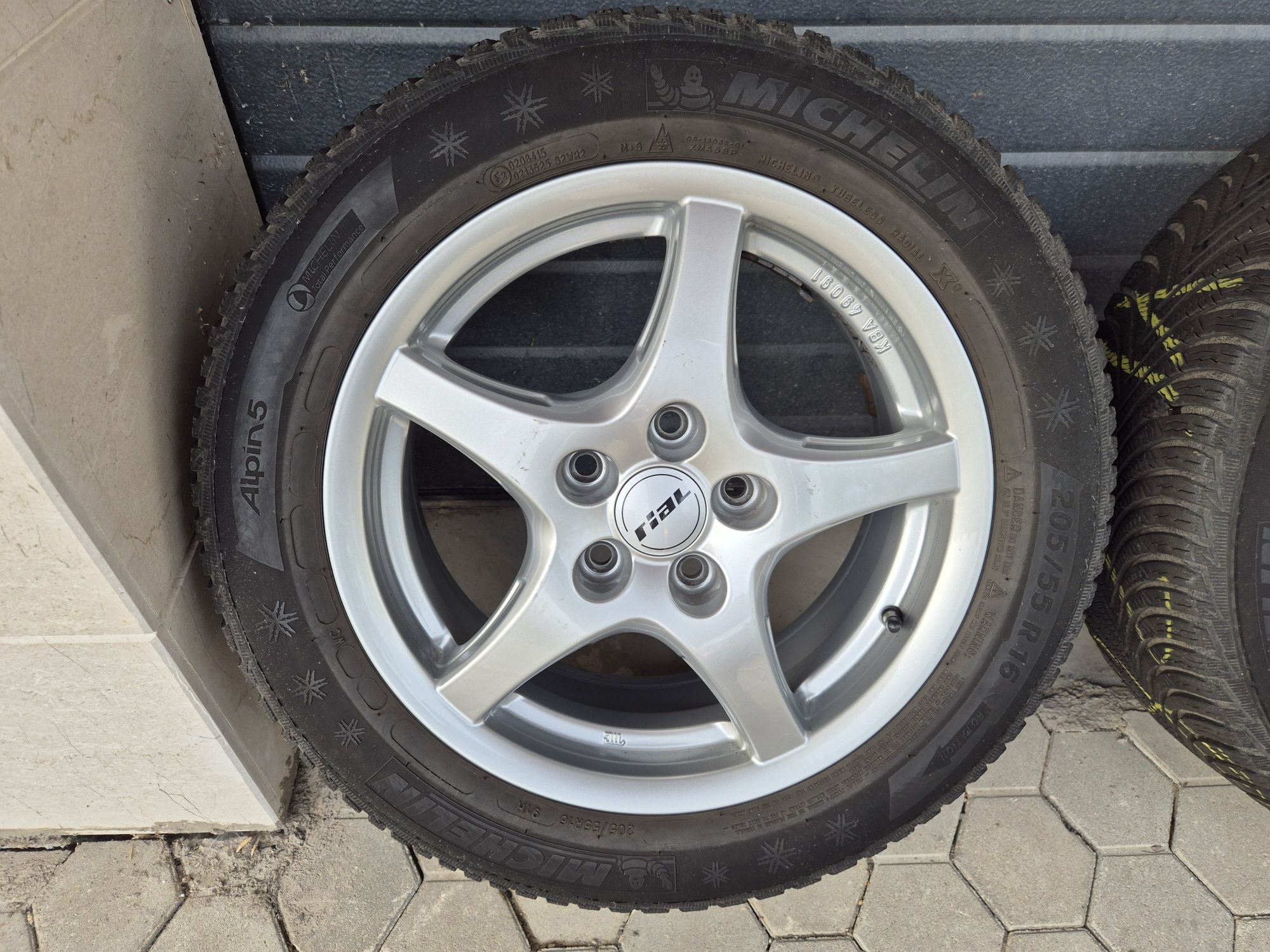 Лети джанти Rial със зимни гуми Michelin Alpin 205/55R16.