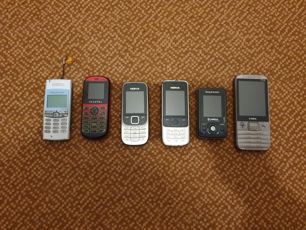 Telefoane cu taste , cu incarcatoare , stare bună