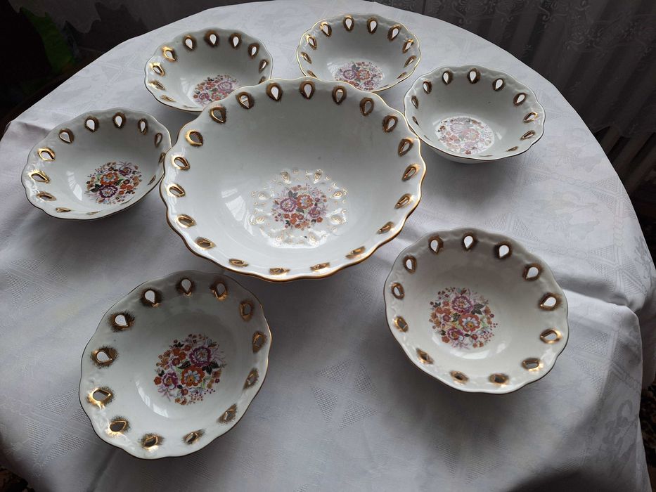 Castroane + supiera din portelan, romanesc vintage, model deosebit