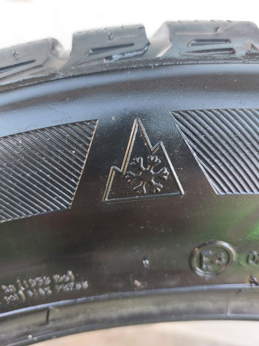 1 anvelopa iarna 225 55 R18 BRIDGESTONE