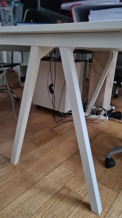 De vanzare birou alb