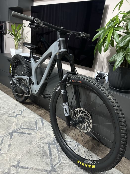 Bicicleta BOLD Unplugged ULTIMATE 2024 OHLINS FULL carbon