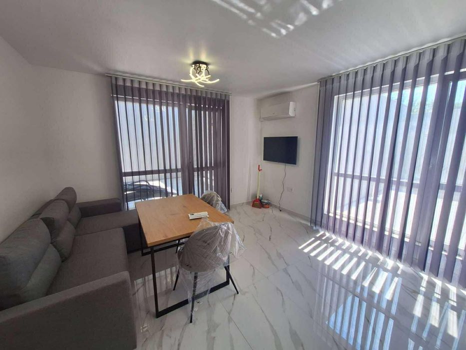 Дава се под наем Двустаен апартамент в Варна, м-т Пчелина - 60 кв.м за 511 € - Снимка #1