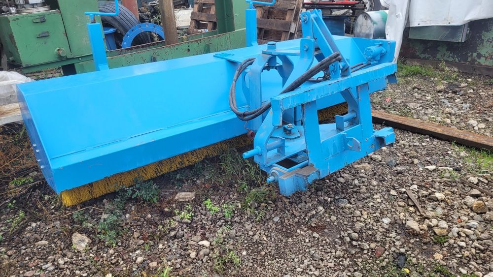 matura rotativa maturatoare stradala buldoexcavator perie moto utilaj