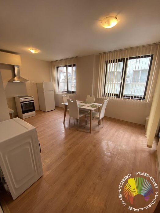 Дава се под наем Тристаен апартамент в Бургас, Център - 120 кв.м за 765 € - Снимка #6