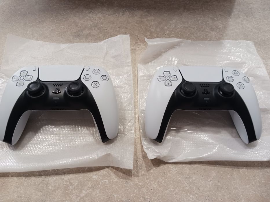 Playstation 5 Slim Disk + 2 джойстика / Гаранция 2027