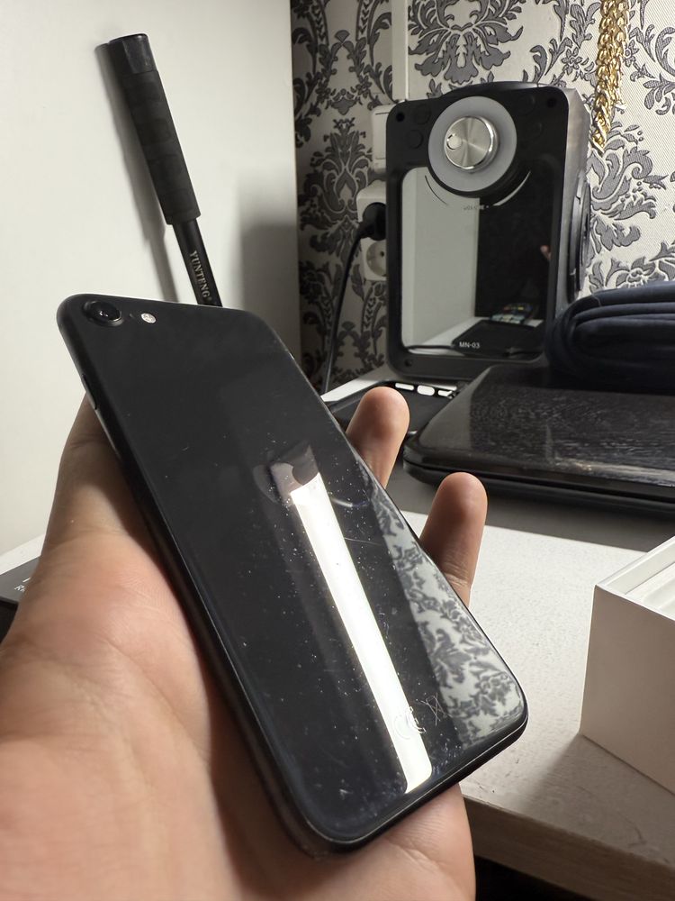 Iphone SE 2020 64гб