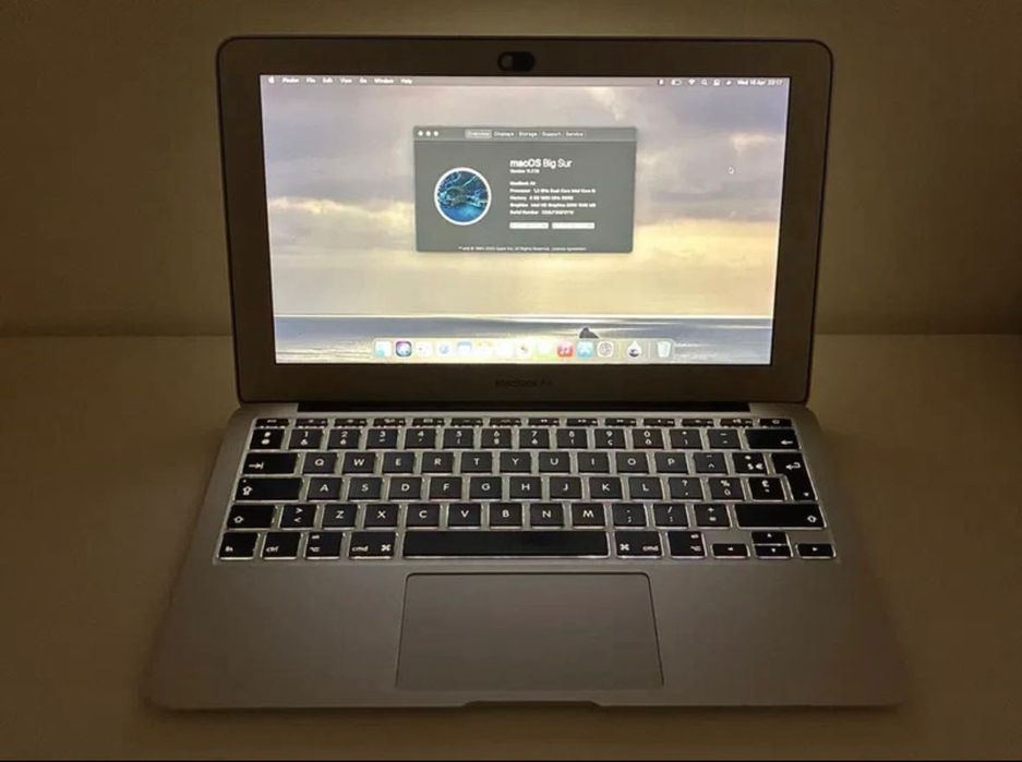 MacBook Air 11 8 gb RAM 128 ssd