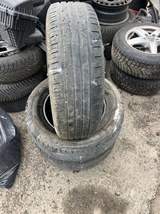 2 бр летни гуми 215 65 16 Hankook