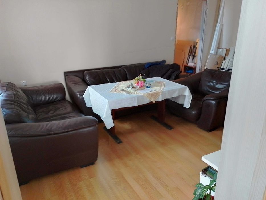 кожени дивани и фотьойл