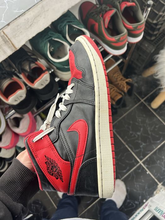 Vand Air jordan 1 mid   marime 42