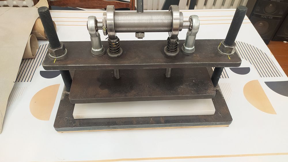 Ручной пресс для вырубки