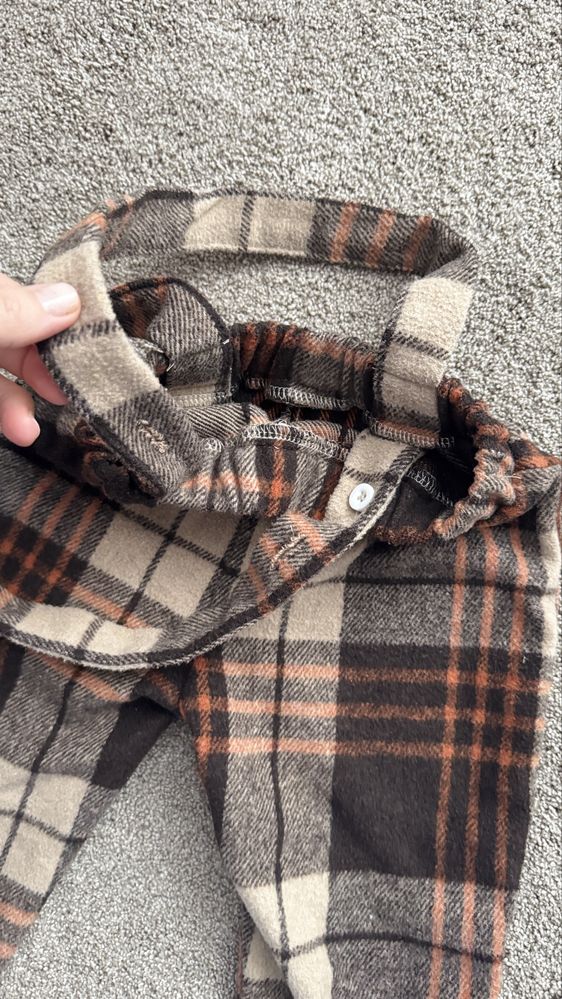 Set pantaloni cu bretele si bluza cu papion, 9-12 luni