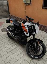 Vând motocicletă KTM DUKE 125 2013 15cp