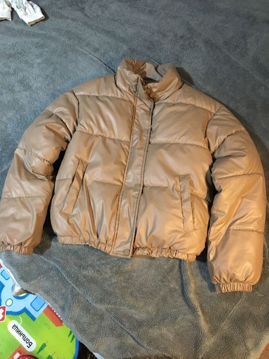 Продам куртку весеннию