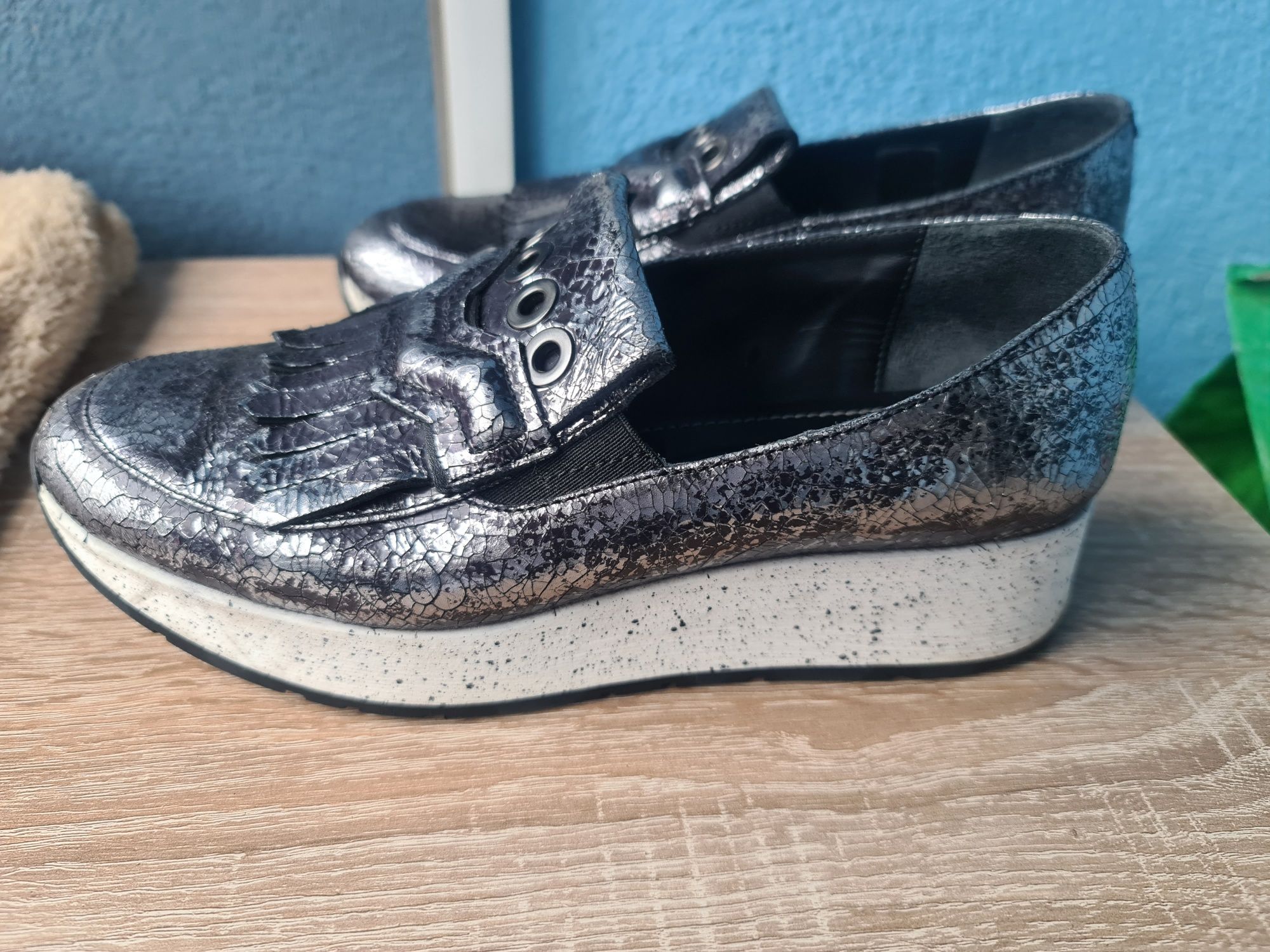 Pantofi Musette piele bleumarin argintii