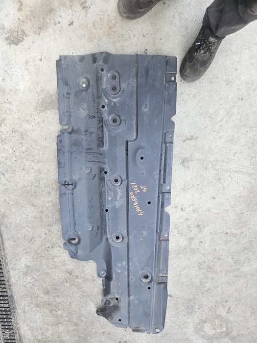 scut lateral stanga dacia sandero 3 stepway 2021