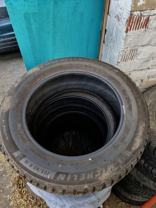 Зимние Шины R-16 205/60 Michelin