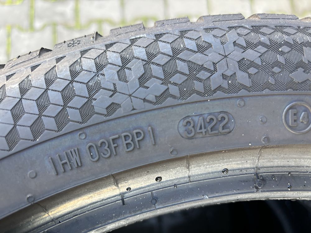 4 бр Почти нови Зимни гуми Continental 245/45/19 DOT3422