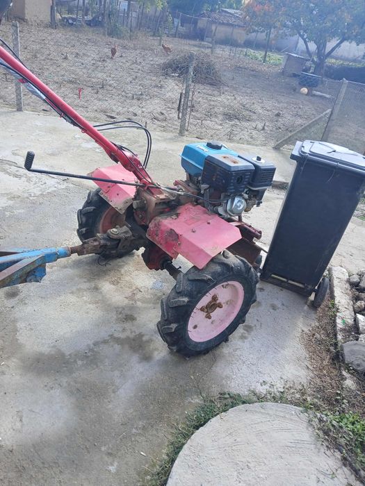 Motocultor și remorcă